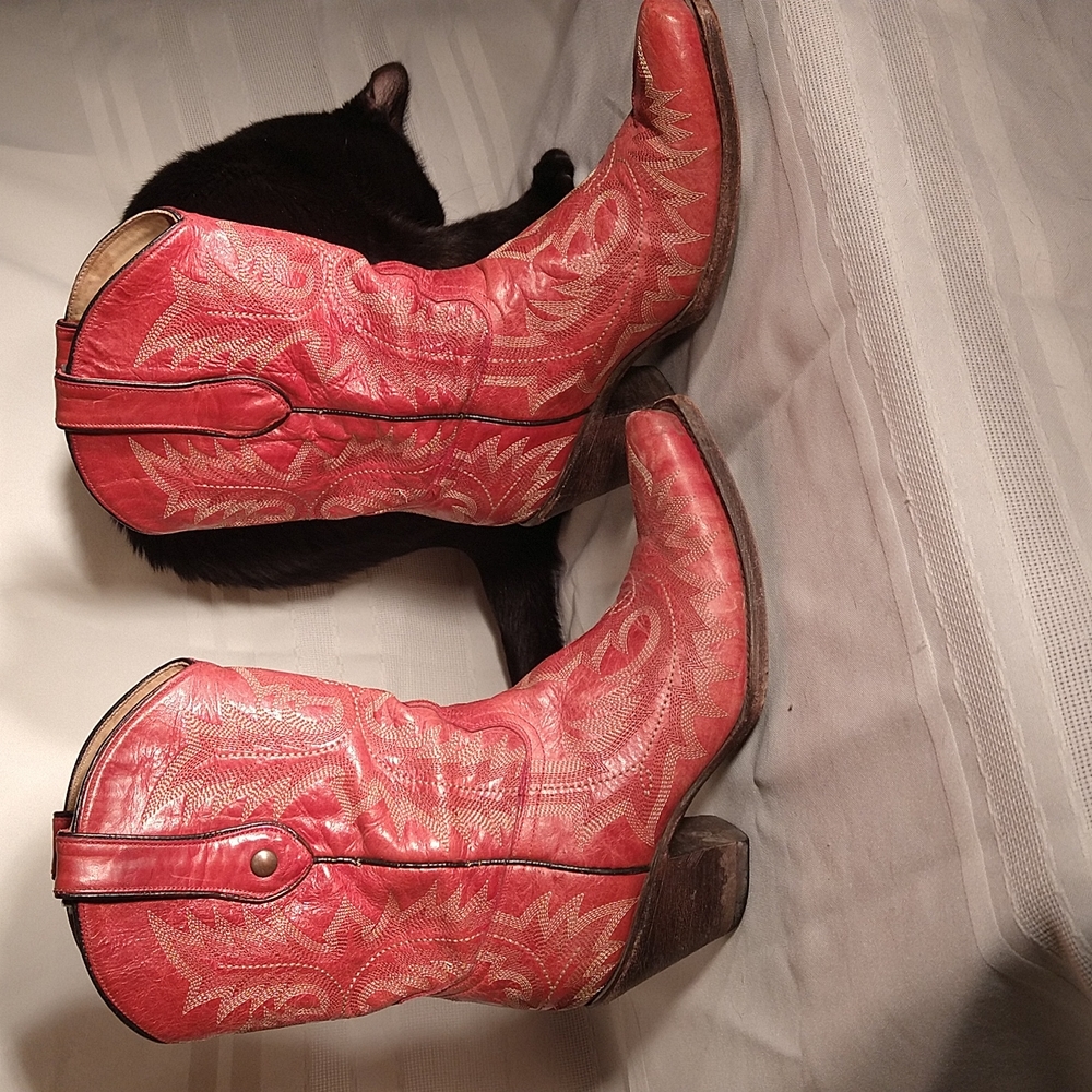 Gorgeous pink red Corral women's western boots, sz 8.5